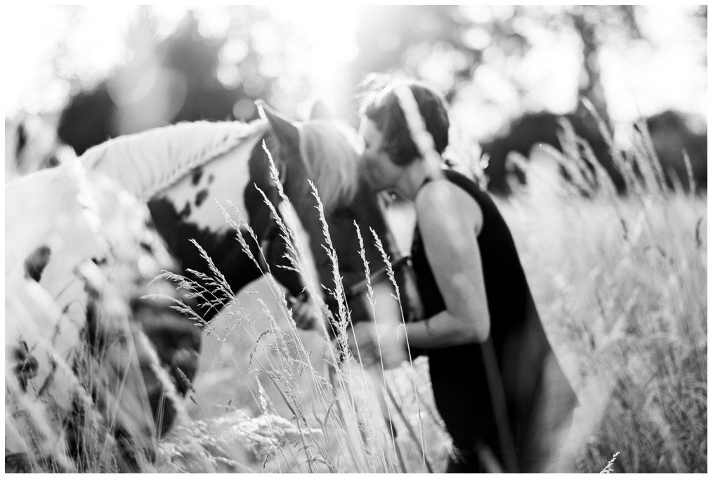 Lien de confiance entre Utopic, poney médiateur, et sa facilitatrice